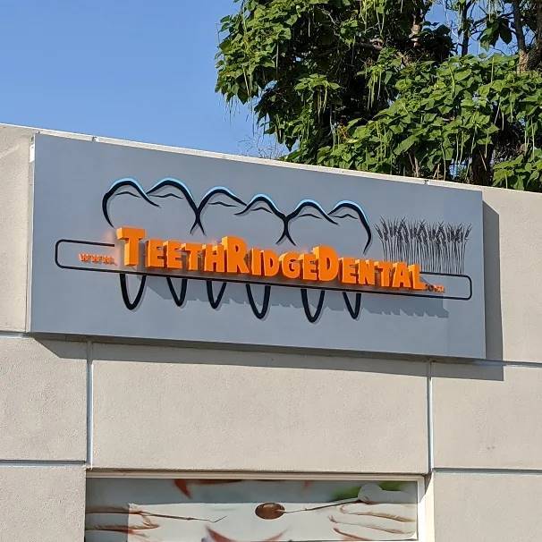 We made a reverse channel letter sign and pole sign for our partner @signdealz.