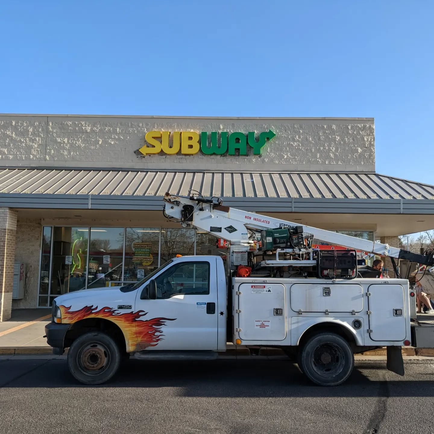 We did some more Subway signs.

#bartonsignfab #coloradosigncompany #buildingourlegacy #smallbusiness #signfabrication #signinstallation #makermatt #familybusiness #makersgonnamake