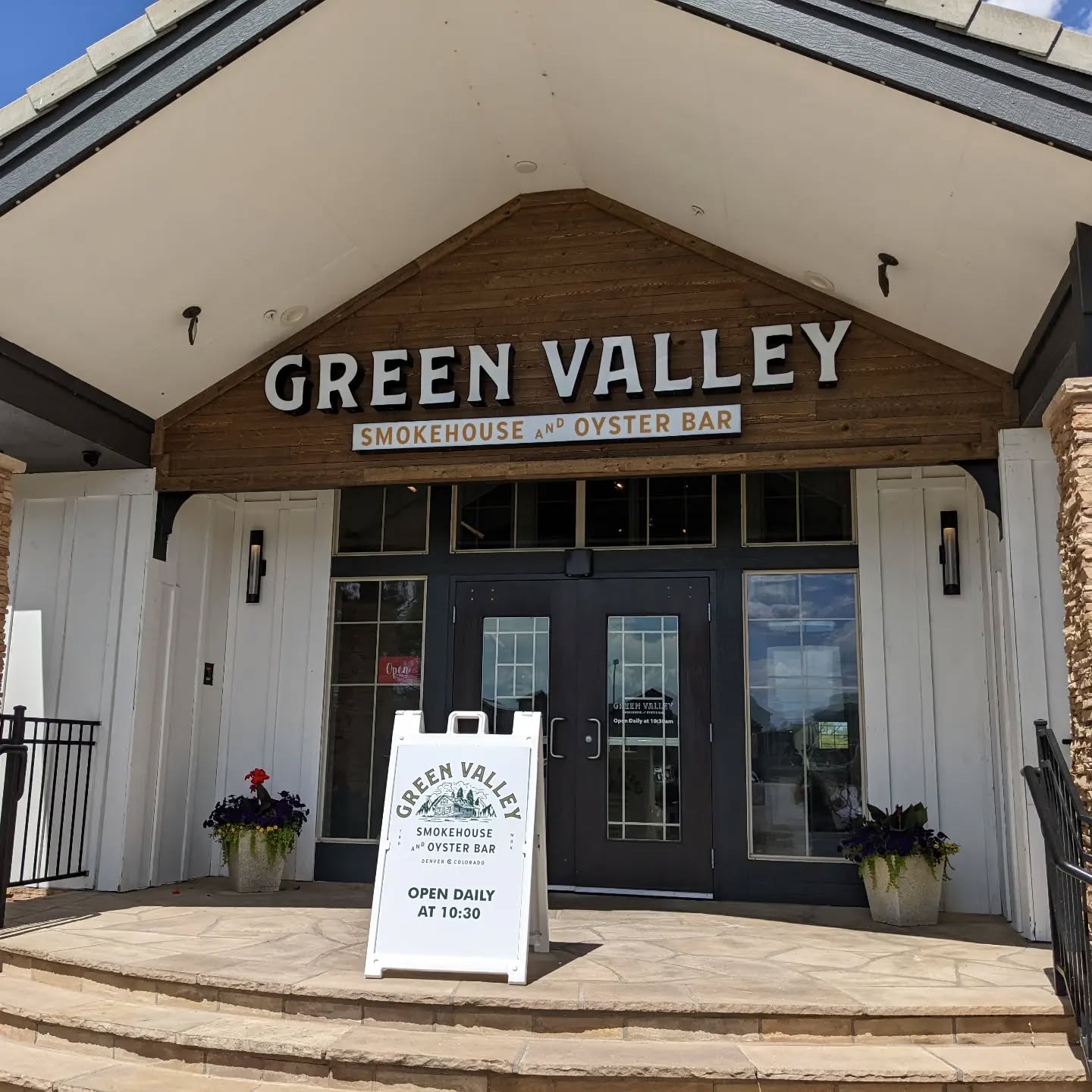 Lighted channel letter sign we built and installed for @fusionsignanddesign

#bartonsignfab #coloradosigncompany #buildingourlegacy #smallbusiness #signfabrication #signinstallation #makermatt #familybusiness #makersgonnamake #channelletter #ledsign