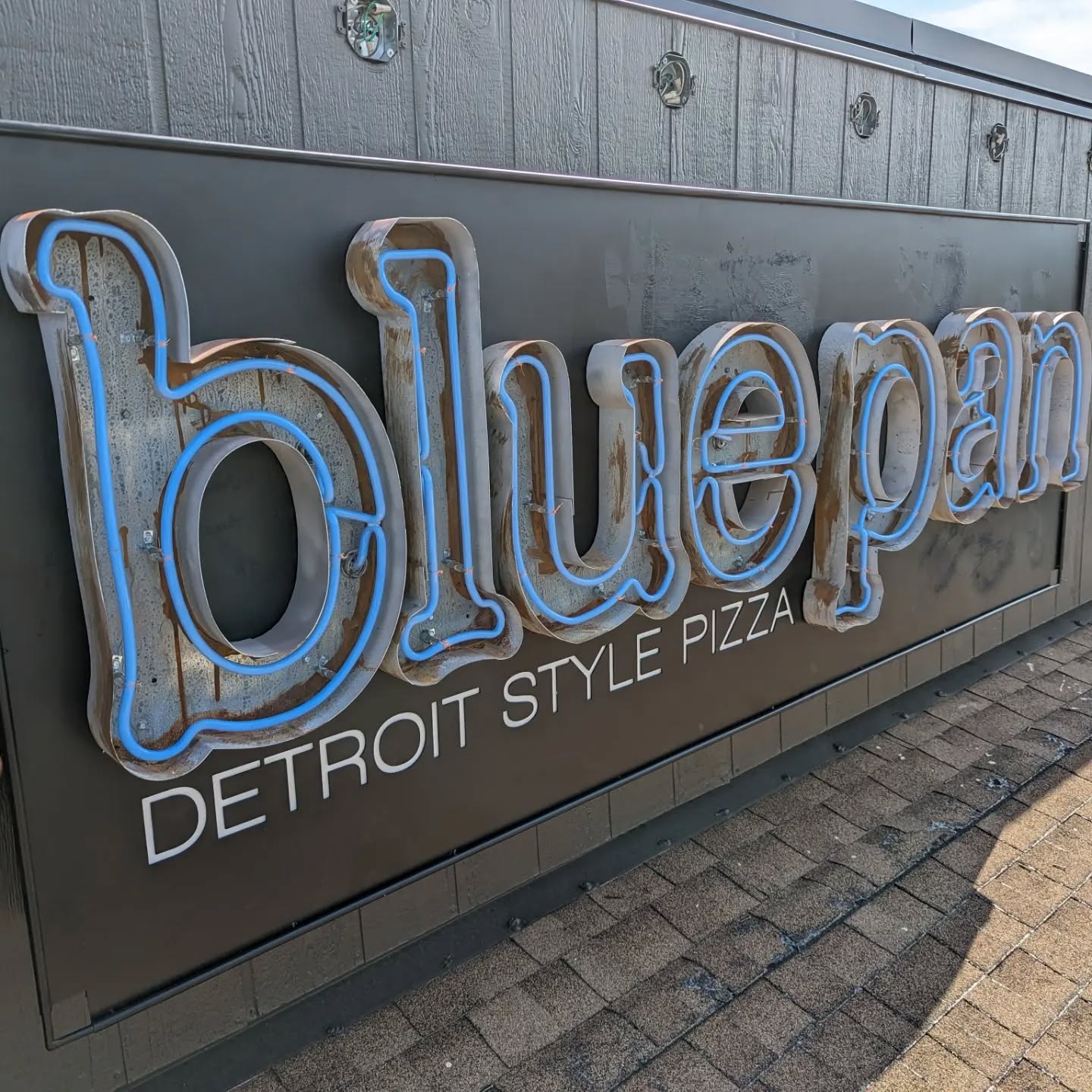 Neon sign for Blue Pan Pizza. Built for Signarama. @morrysneon used neo blue neon to make it look blue during the day. We used @modernmastersinc rust paint to get the weathered look.

#bartonsignfab #coloradosigncompany #buildingourlegacy #smallbusiness #signfabrication #signinstallation #makermatt #familybusiness #makersgonnamake