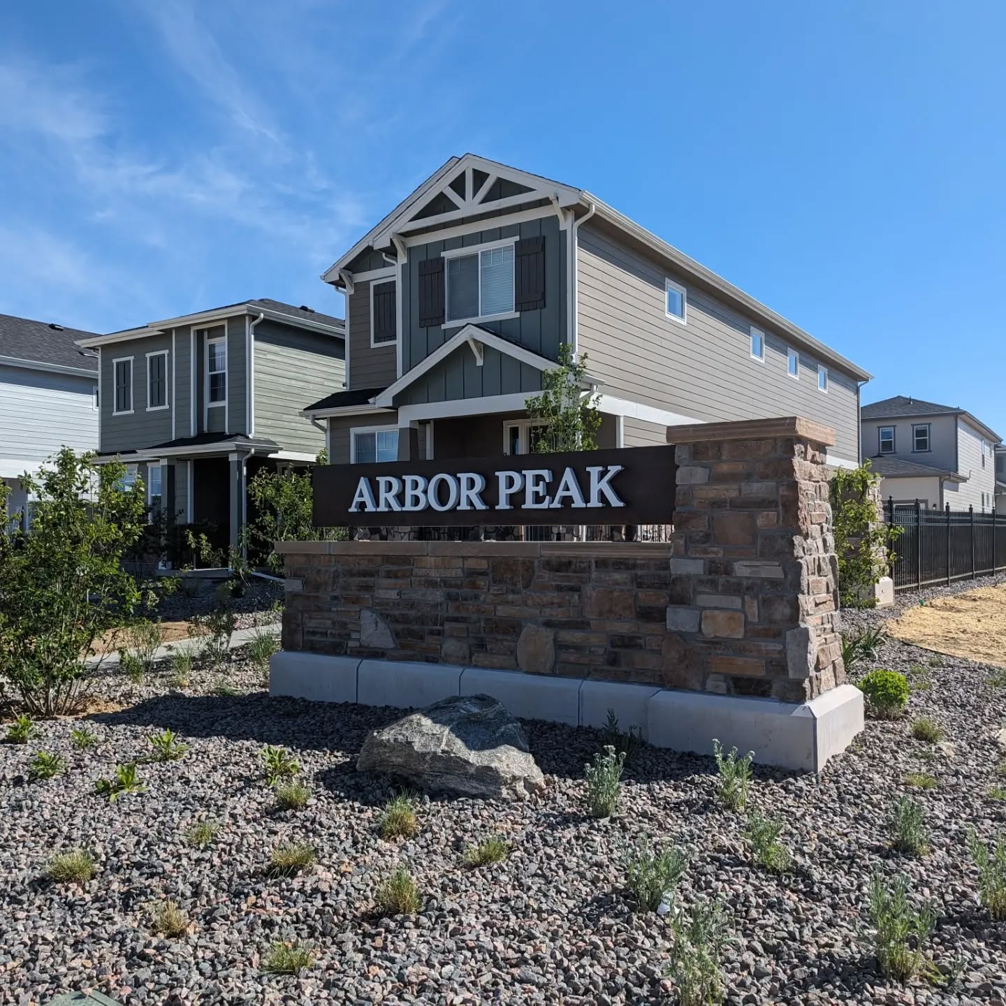 Aluminum sign with  @modernmastersinc rust paint.

#bartonsignfab #coloradosigncompany #buildingourlegacy #smallbusiness #signfabrication #signinstallation #makermatt #familybusiness #makersgonnamake #laserwelder