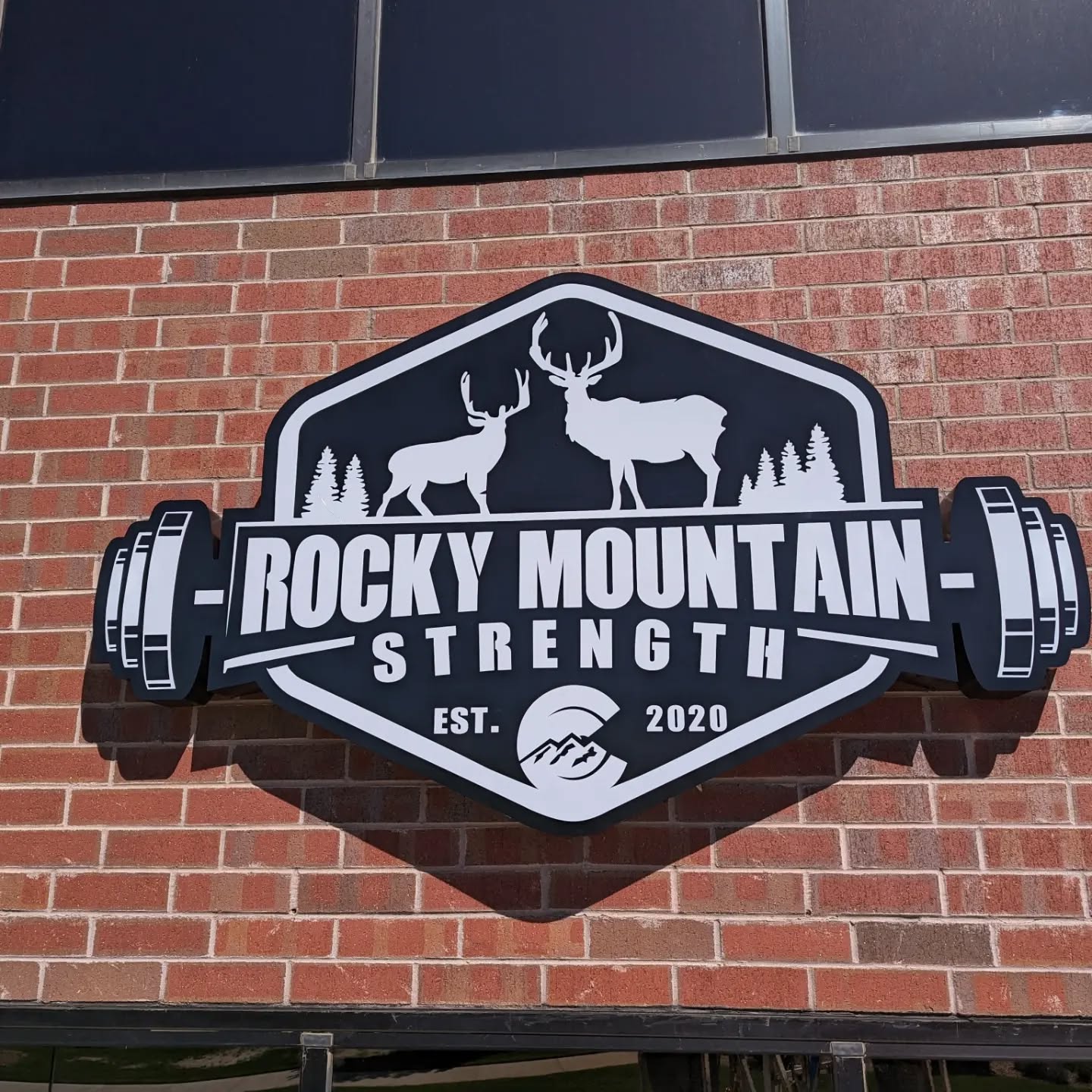 Aluminum sign with vinyl graphics.

#bartonsignfab #coloradosigncompany #buildingourlegacy #smallbusiness #signfabrication #signinstallation #makermatt #familybusiness #makersgonnamake #laserwelder