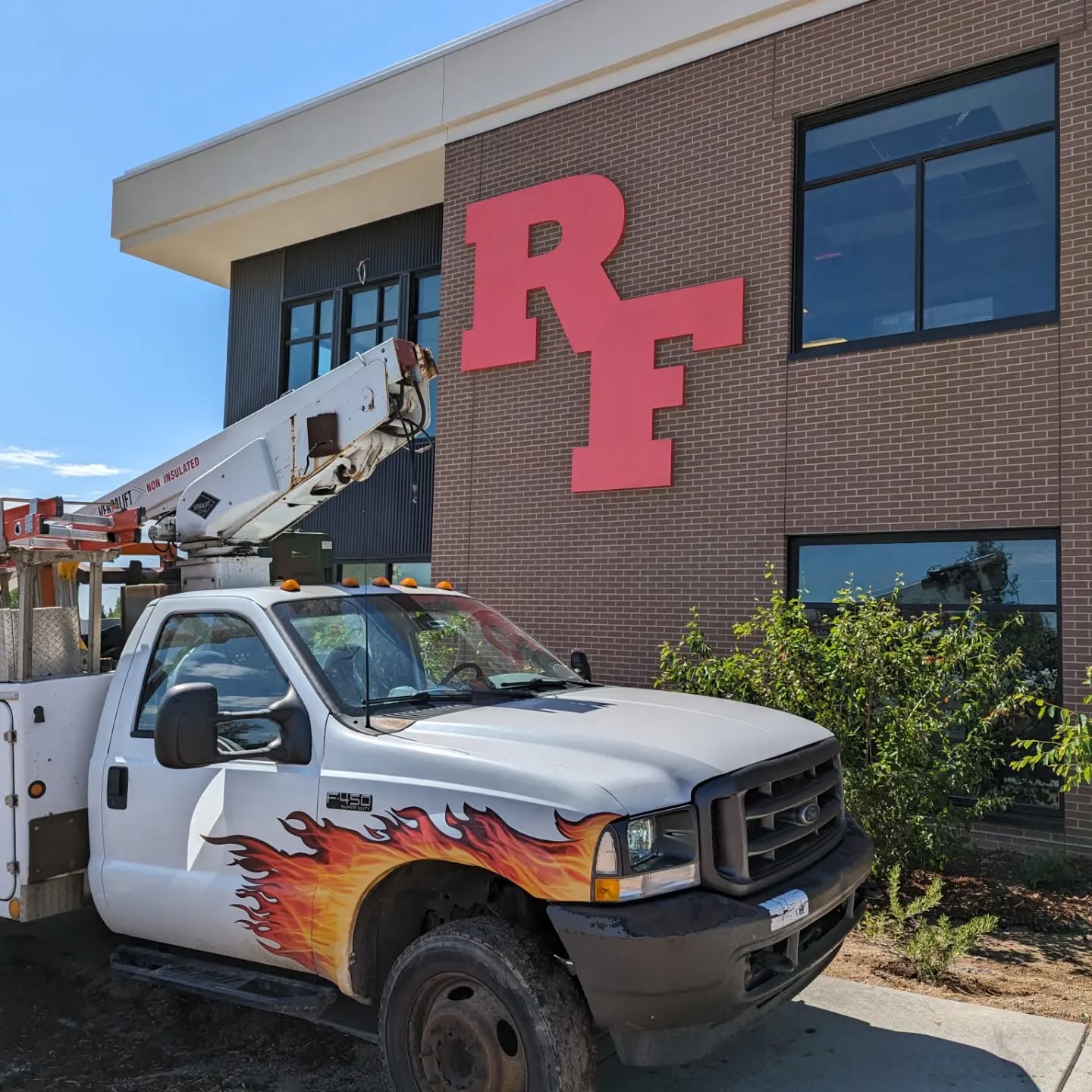 Dimensional signs for Rocky Ford School District.

#bartonsignfab #coloradosigncompany #buildingourlegacy #smallbusiness #signfabrication #signinstallation #makermatt #familybusiness #makersgonnamake #laserwelder