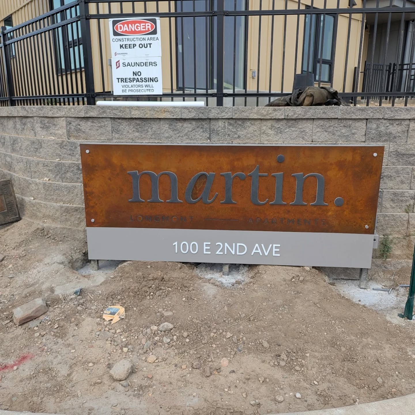 Lighted signs for Martin in Longmont for @fastsignslongmont. @modernmastersinc rust paint and Matthews paint everywhere else. Push-thru acrylic with black perforated vinyl for black during the day and white at night.

#bartonsignfab #coloradosigncompany #buildingourlegacy #smallbusiness #signfabrication #signinstallation #makermatt #familybusiness #ledsign #matthewspaint #makersgonnamake #laserwelder